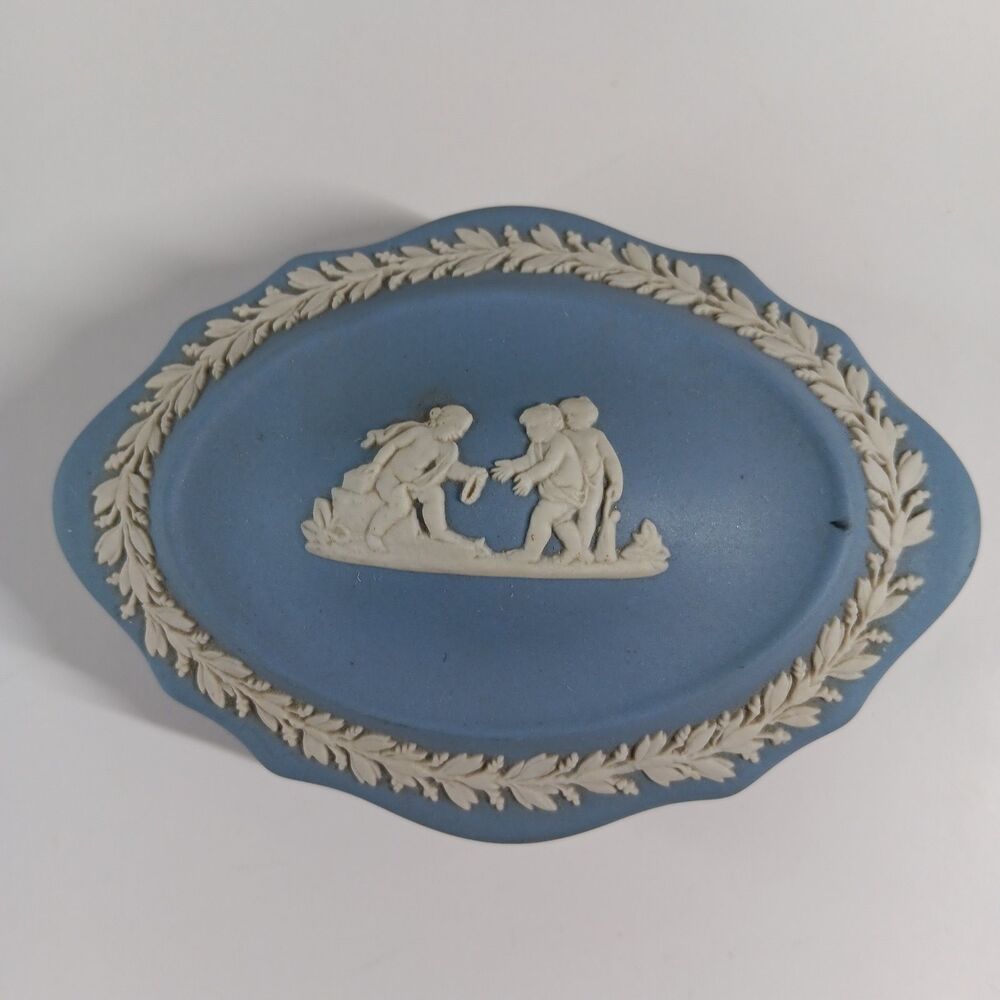 Wedgwood England Jasperware Blue White Cherubs Angels Oval Trinket Box Ceramic